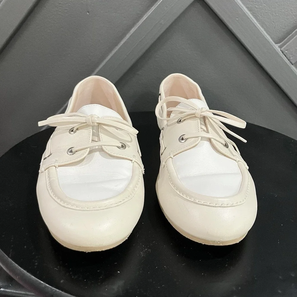 Stuart Weitzman White Leather Boat Shoes Womens Size EU 38 US 8 Made Spain